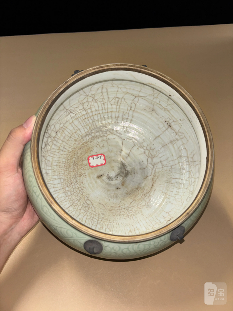 清康熙 青釉暗刻花卉纹粥罐 - 图6